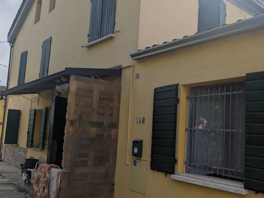 casa semindipendente in vendita a Concordia sulla Secchia in zona Fossa