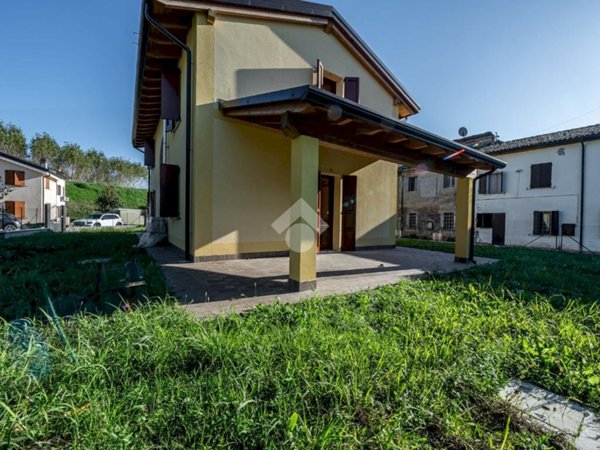 casa indipendente in vendita a Concordia sulla Secchia