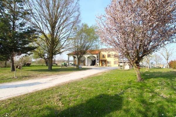 casa indipendente in vendita a Concordia sulla Secchia in zona Fossa