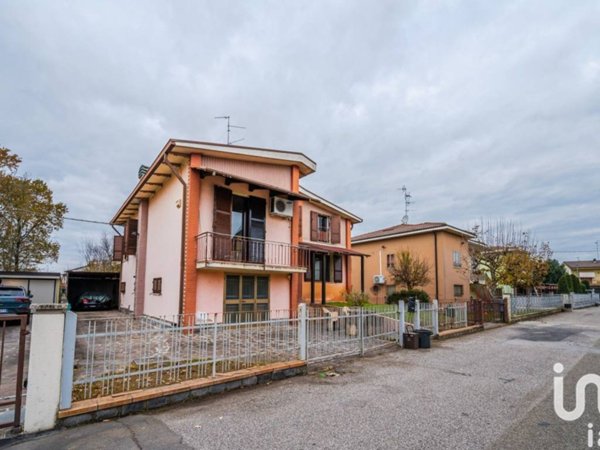 casa indipendente in vendita a Concordia sulla Secchia in zona San Giovanni
