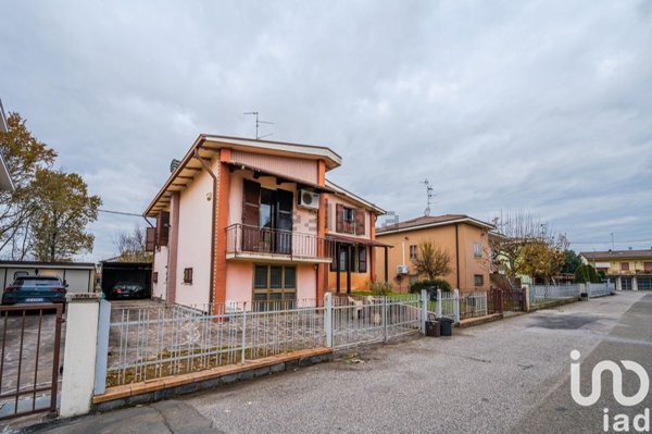 casa indipendente in vendita a Concordia sulla Secchia in zona San Giovanni