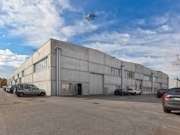 locale commerciale in vendita a Concordia sulla Secchia