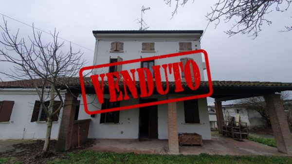 casa indipendente in vendita a Concordia sulla Secchia in zona San Giovanni