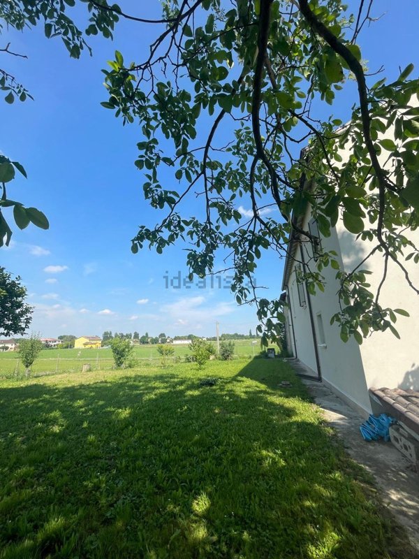 casa indipendente in vendita a Concordia sulla Secchia