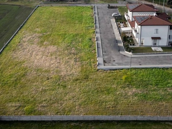 terreno edificabile in vendita a Concordia sulla Secchia in zona Fossa