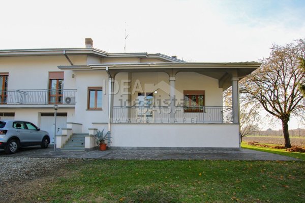 casa indipendente in vendita a Concordia sulla Secchia in zona Fossa