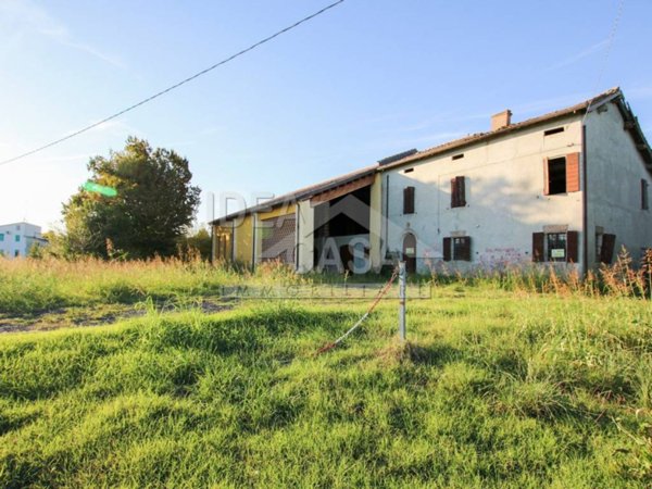 casa indipendente in vendita a Concordia sulla Secchia in zona Fossa