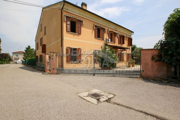 casa indipendente in vendita a Concordia sulla Secchia in zona Fossa