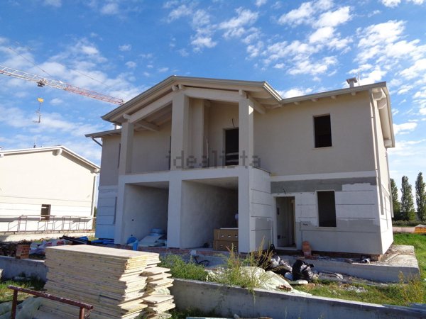 casa indipendente in vendita a Concordia sulla Secchia