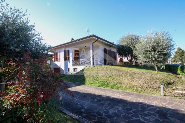 casa indipendente in vendita a Concordia sulla Secchia