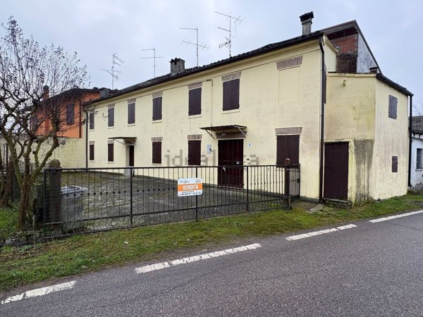 casa indipendente in vendita a Concordia sulla Secchia in zona San Giovanni