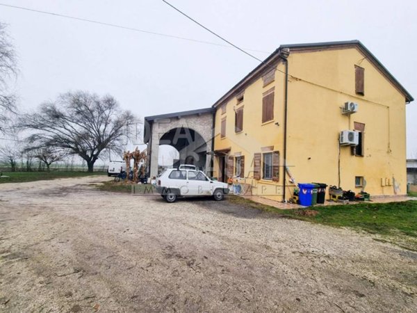 casa indipendente in vendita a Concordia sulla Secchia