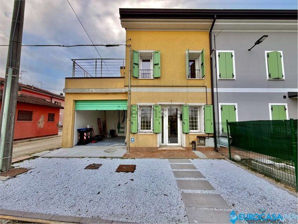 casa indipendente in vendita a Concordia sulla Secchia