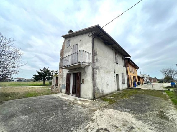 casa indipendente in vendita a Concordia sulla Secchia in zona Santa Caterina