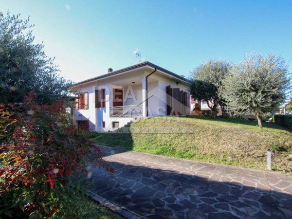 casa indipendente in vendita a Concordia sulla Secchia