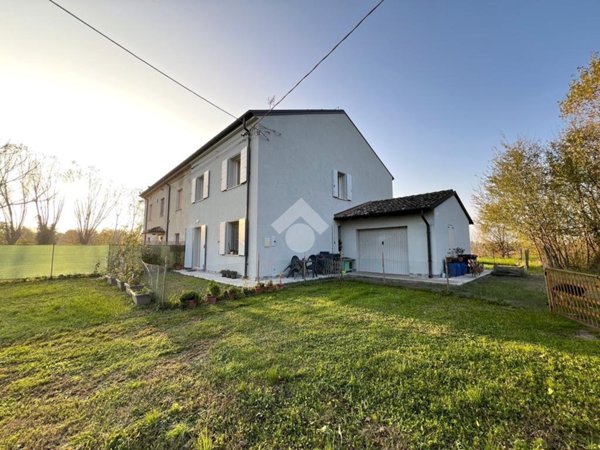 casa semindipendente in vendita a Concordia sulla Secchia in zona Santa Caterina