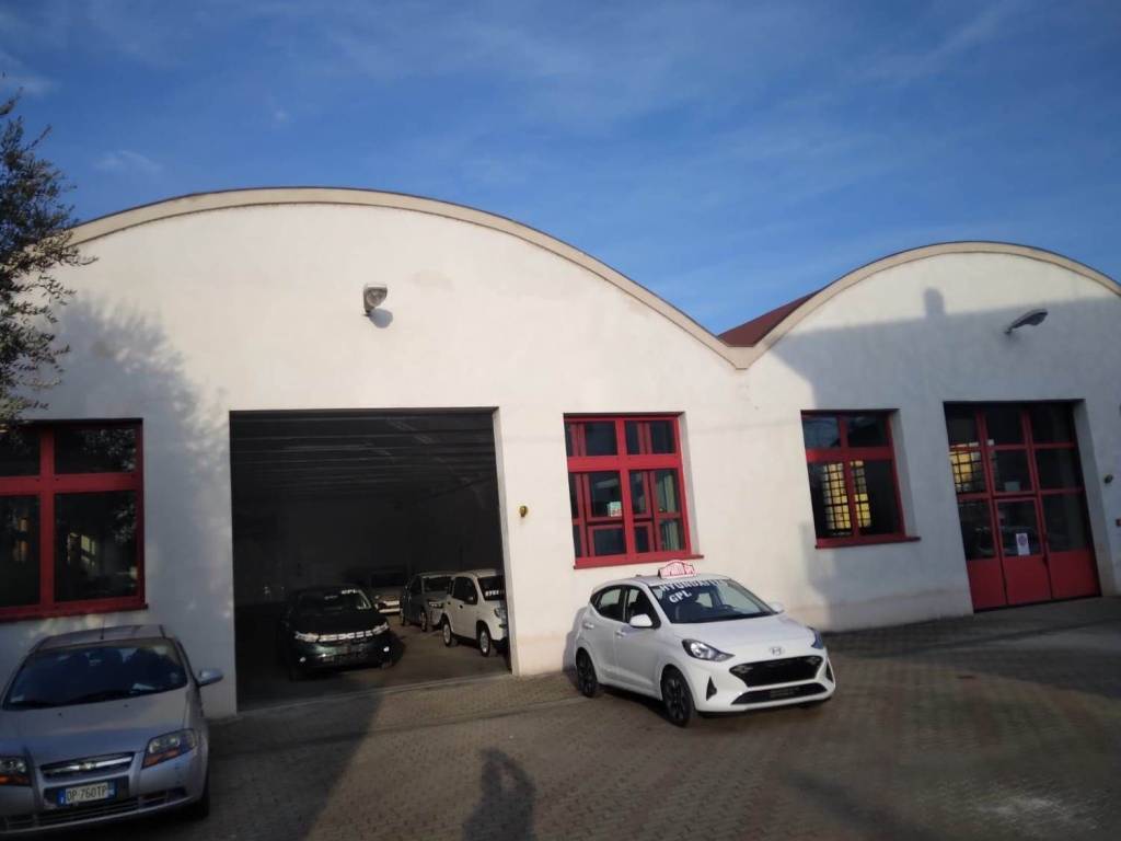 locale commerciale in vendita a Concordia sulla Secchia