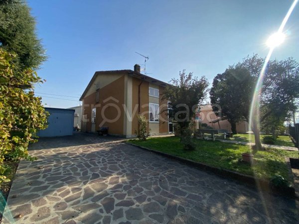 casa indipendente in vendita a Concordia sulla Secchia in zona Vallalta