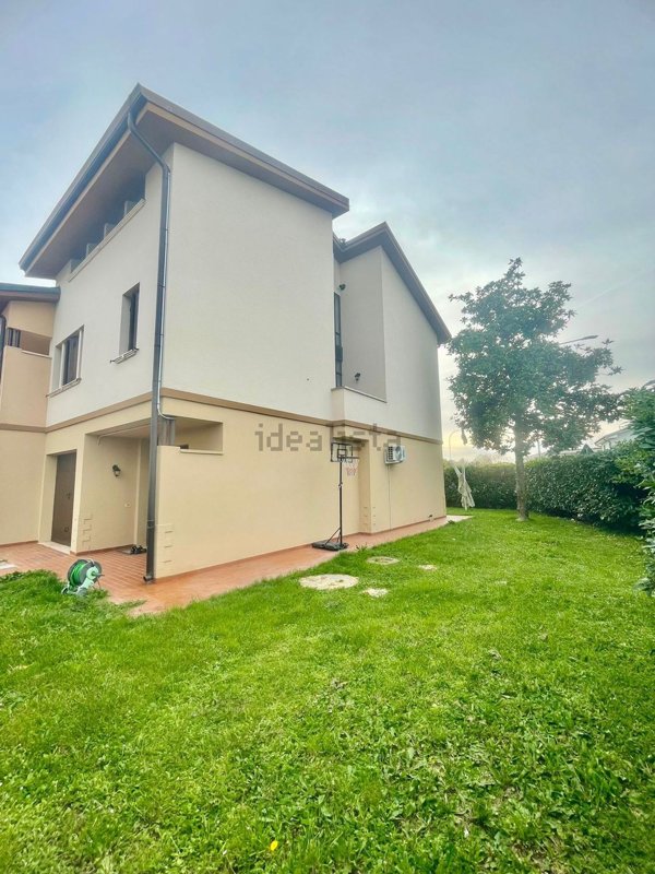 casa indipendente in vendita a Concordia sulla Secchia