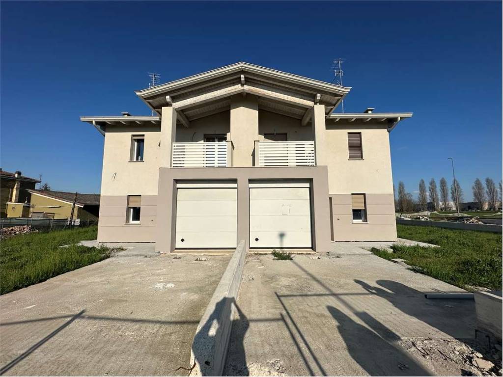 casa indipendente in vendita a Concordia sulla Secchia