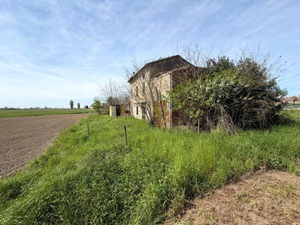 casa indipendente in vendita a Concordia sulla Secchia in zona Vallalta