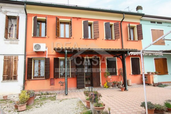 casa indipendente in vendita a Concordia sulla Secchia in zona Fossa