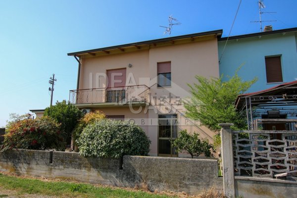 casa indipendente in vendita a Concordia sulla Secchia in zona San Giovanni