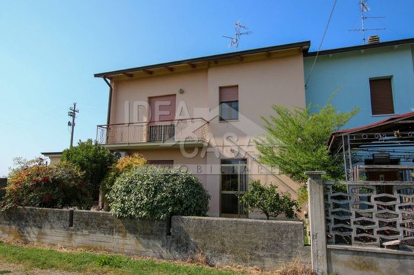 casa indipendente in vendita a Concordia sulla Secchia in zona San Giovanni