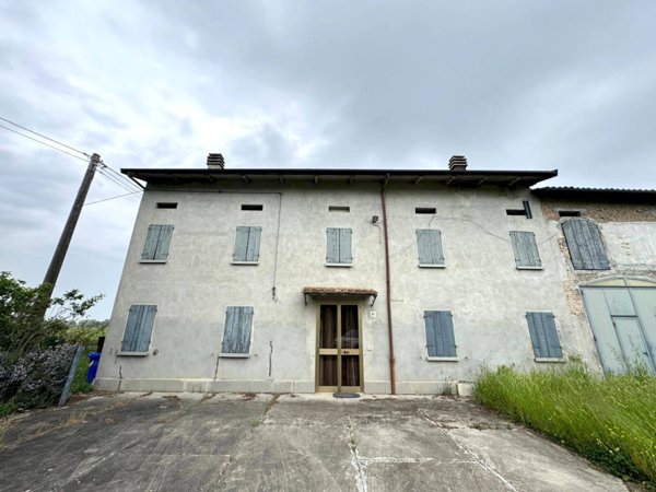 casa indipendente in vendita a Concordia sulla Secchia