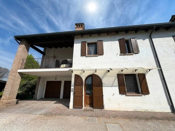 casa indipendente in vendita a Concordia sulla Secchia