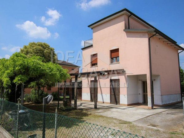 casa indipendente in vendita a Concordia sulla Secchia in zona Fossa