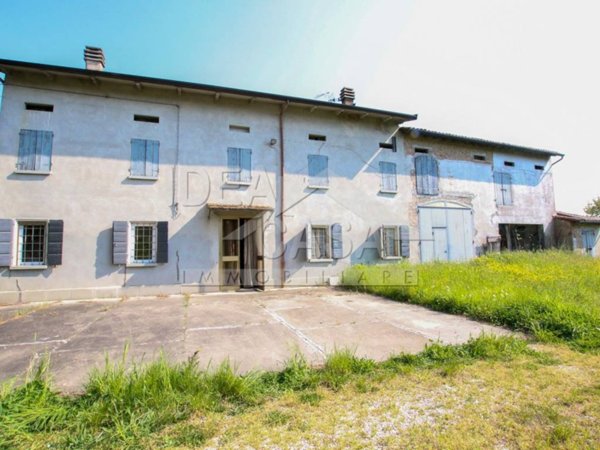 casa indipendente in vendita a Concordia sulla Secchia in zona San Giovanni
