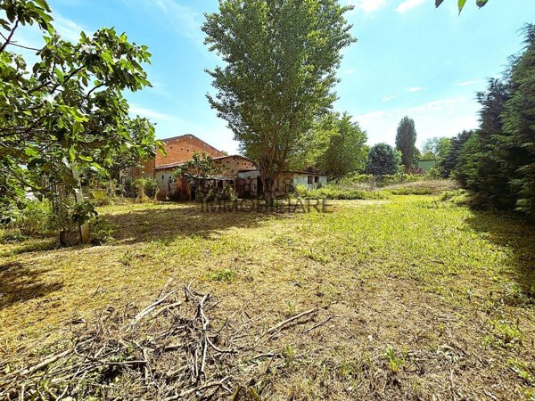 terreno edificabile in vendita a Concordia sulla Secchia in zona Fossa
