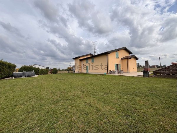 casa indipendente in vendita a Concordia sulla Secchia in zona Santa Caterina