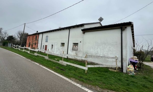 casa indipendente in vendita a Concordia sulla Secchia in zona Fossa