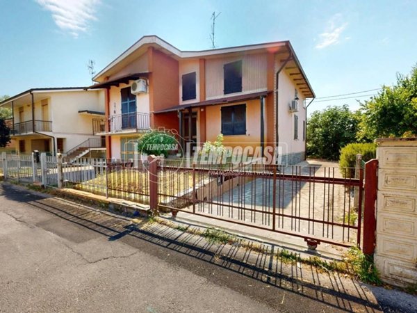 casa indipendente in vendita a Concordia sulla Secchia in zona San Giovanni