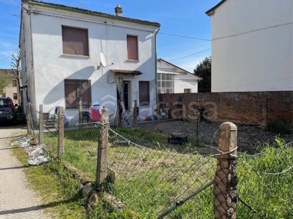 casa indipendente in vendita a Concordia sulla Secchia in zona Vallalta