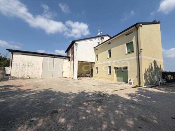 casa indipendente in vendita a Concordia sulla Secchia in zona San Giovanni