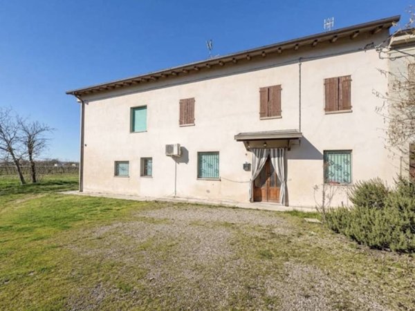 casa indipendente in vendita a Concordia sulla Secchia in zona San Giovanni