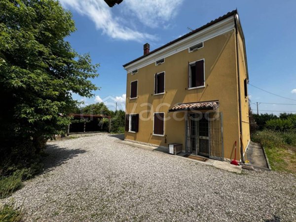 casa indipendente in vendita a Concordia sulla Secchia in zona Fossa