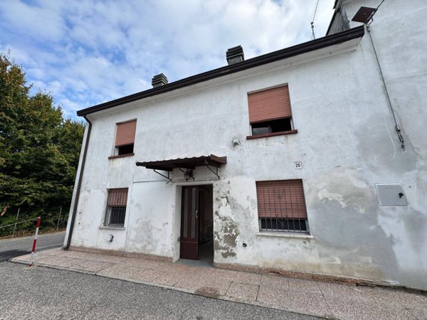 casa indipendente in vendita a Concordia sulla Secchia in zona Fossa