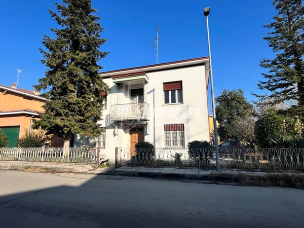casa indipendente in vendita a Concordia sulla Secchia in zona San Giovanni