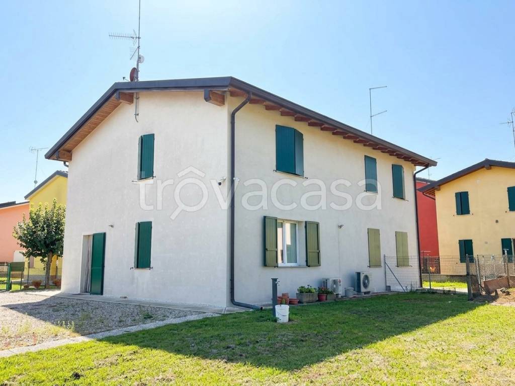 casa indipendente in vendita a Concordia sulla Secchia in zona San Giovanni