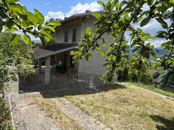 casa indipendente in vendita a Fanano