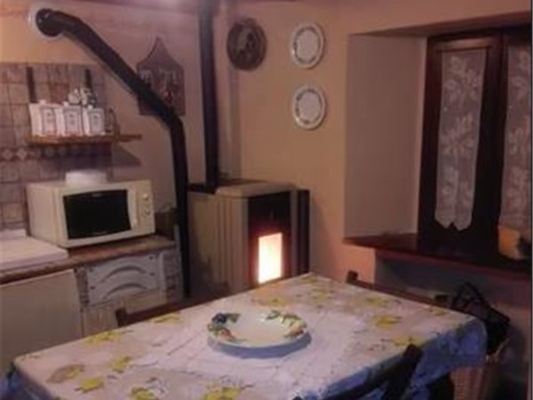casa indipendente in vendita a Fanano