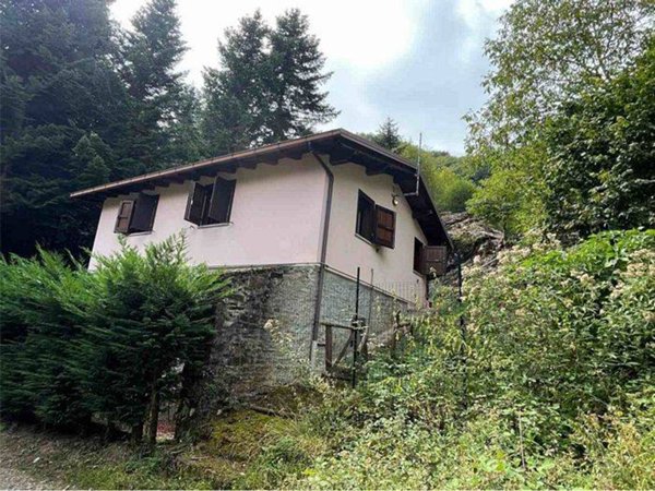 casa indipendente in vendita a Fanano