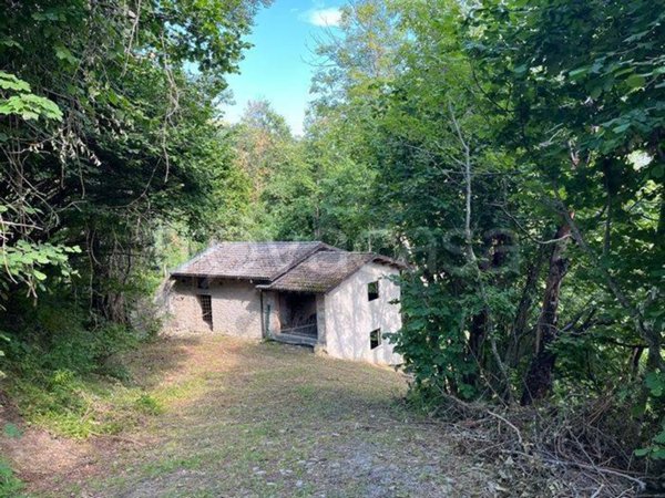 casa indipendente in vendita a Fanano