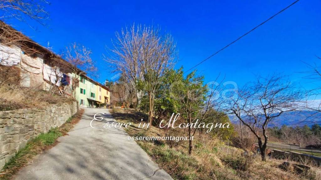 casa indipendente in vendita a Fanano