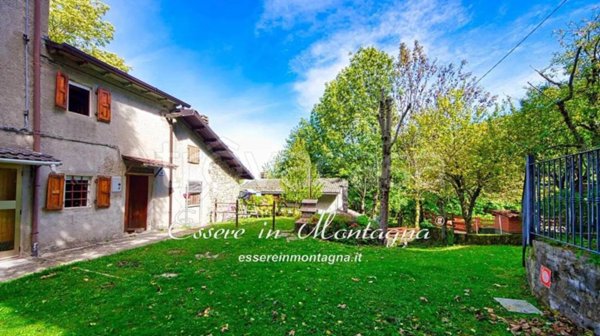 casa indipendente in vendita a Fanano