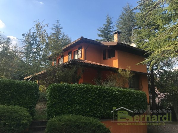 casa indipendente in vendita a Fanano in zona Lotta